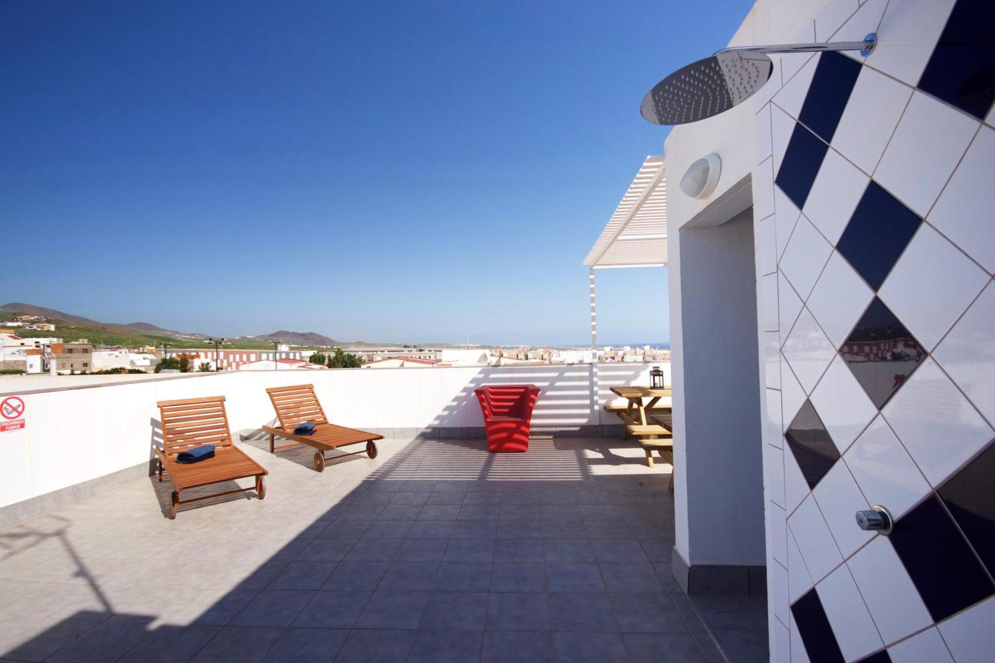 Apartamentos A 10 Minutos Del Aeropuerto Carrizal Exterior photo