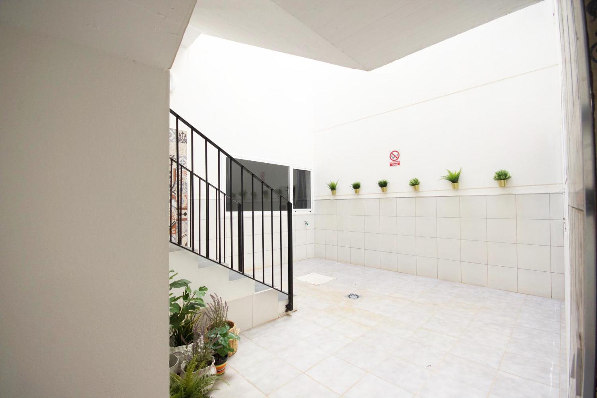 Apartamentos A 10 Minutos Del Aeropuerto Carrizal Exterior photo